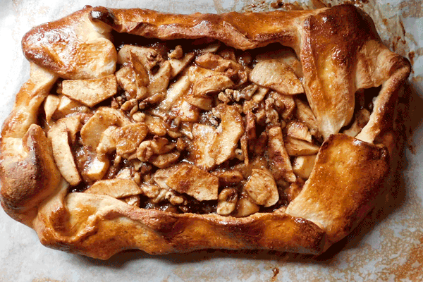 Welcome fall with this Easy Apple Galette