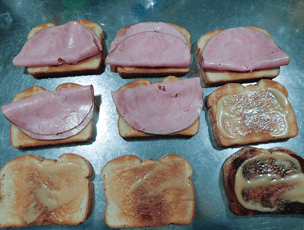 Toast, honey mustard and ham