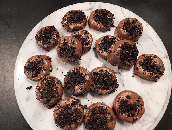 Mocha Chocolate Covered Oreos on a platter